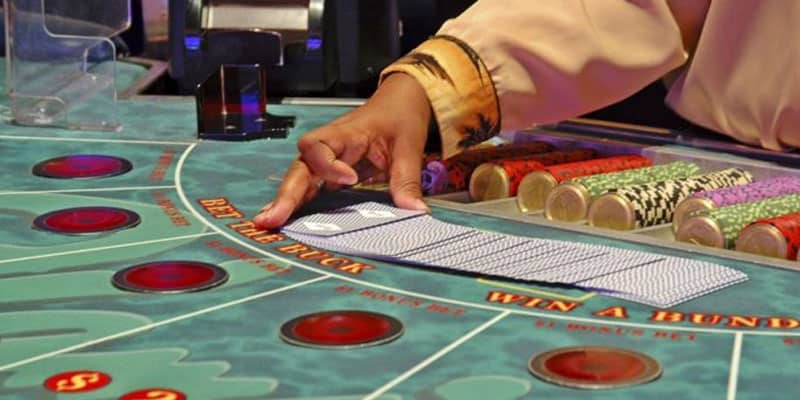 Luật chơi game bài Baccarat đơn giản dễ hiểu